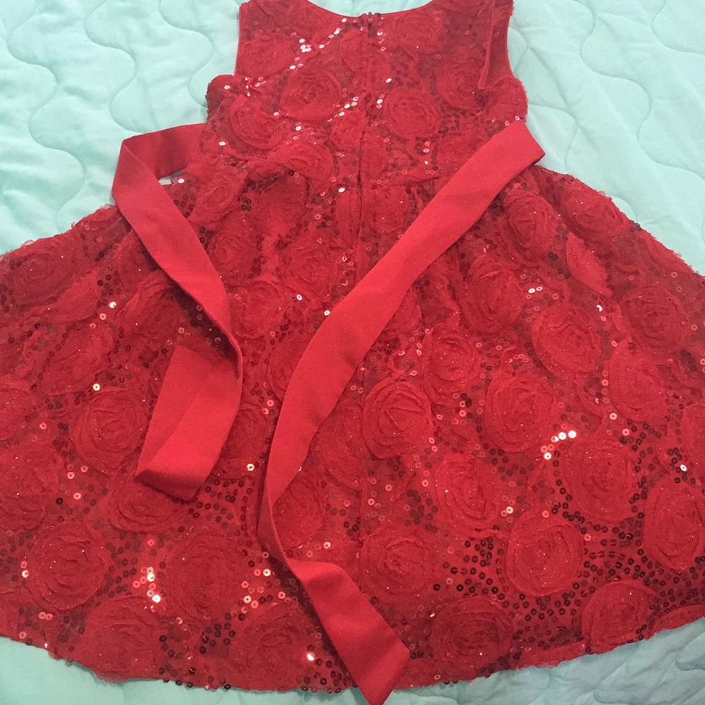 2 dresses - Picture 4 of 6